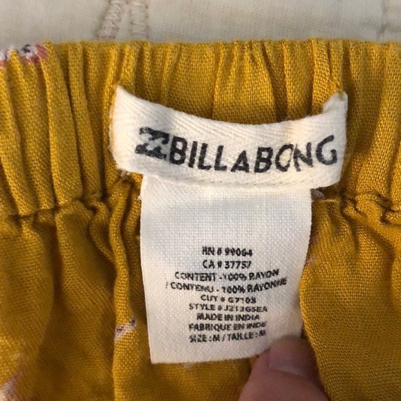 Billabong Sea Dunes Printed Woven Shorts - Picture 6 of 8